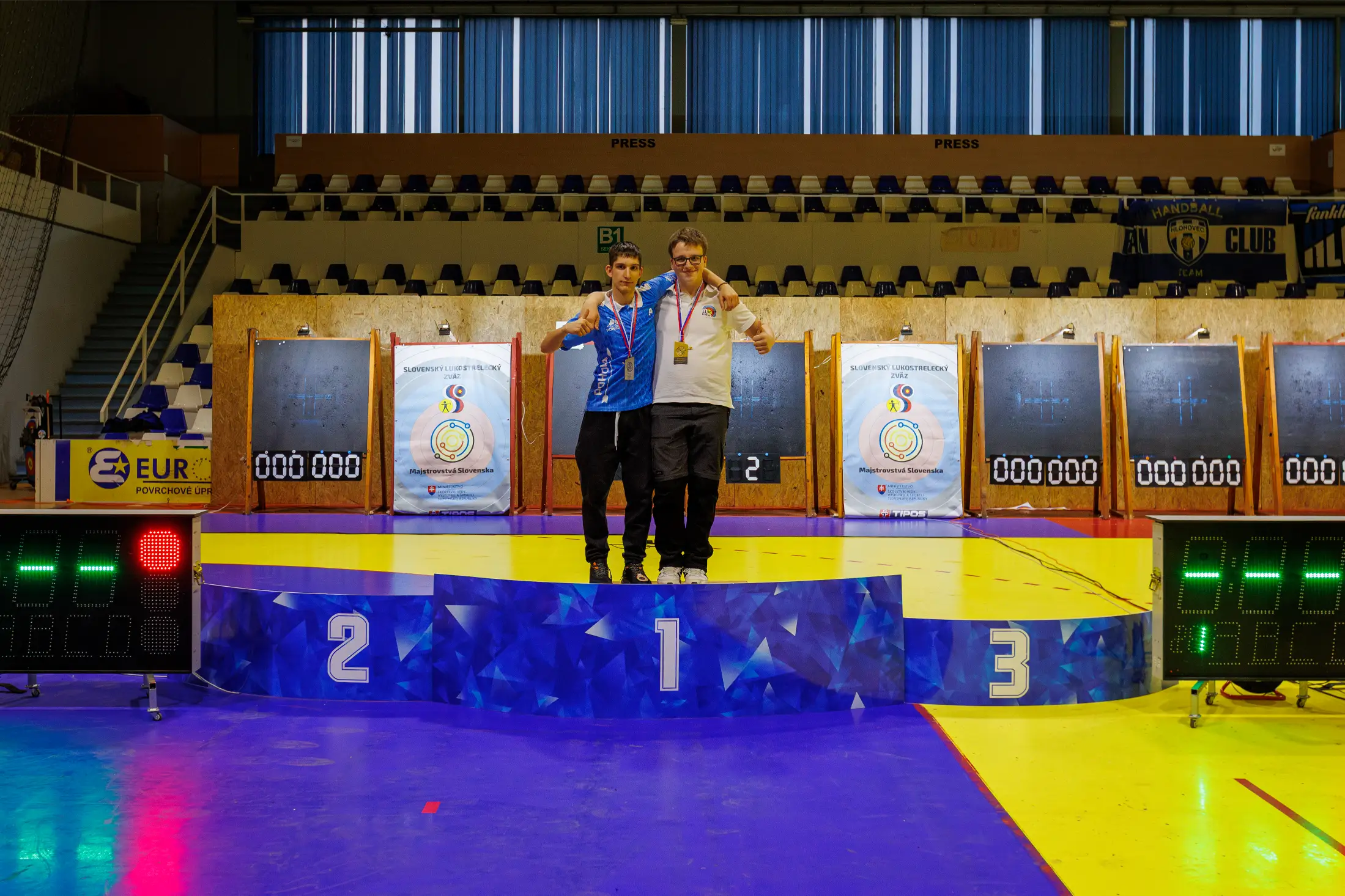 20250309 1752 3x1a9116