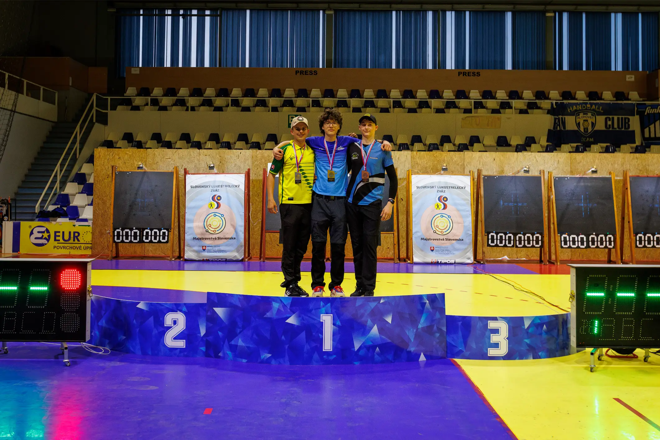 20250309 1757 3x1a9134