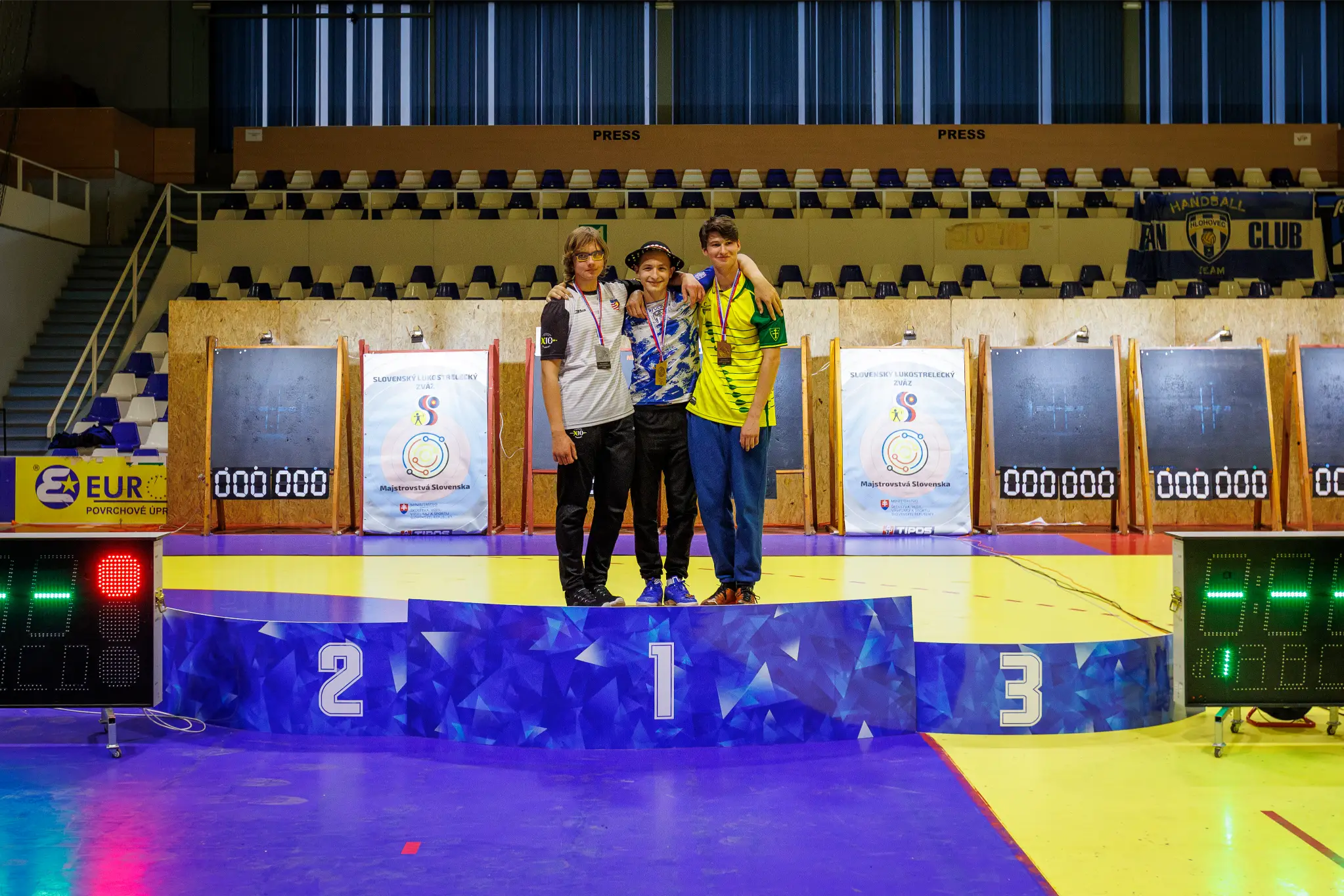 20250309 1803 3x1a9166