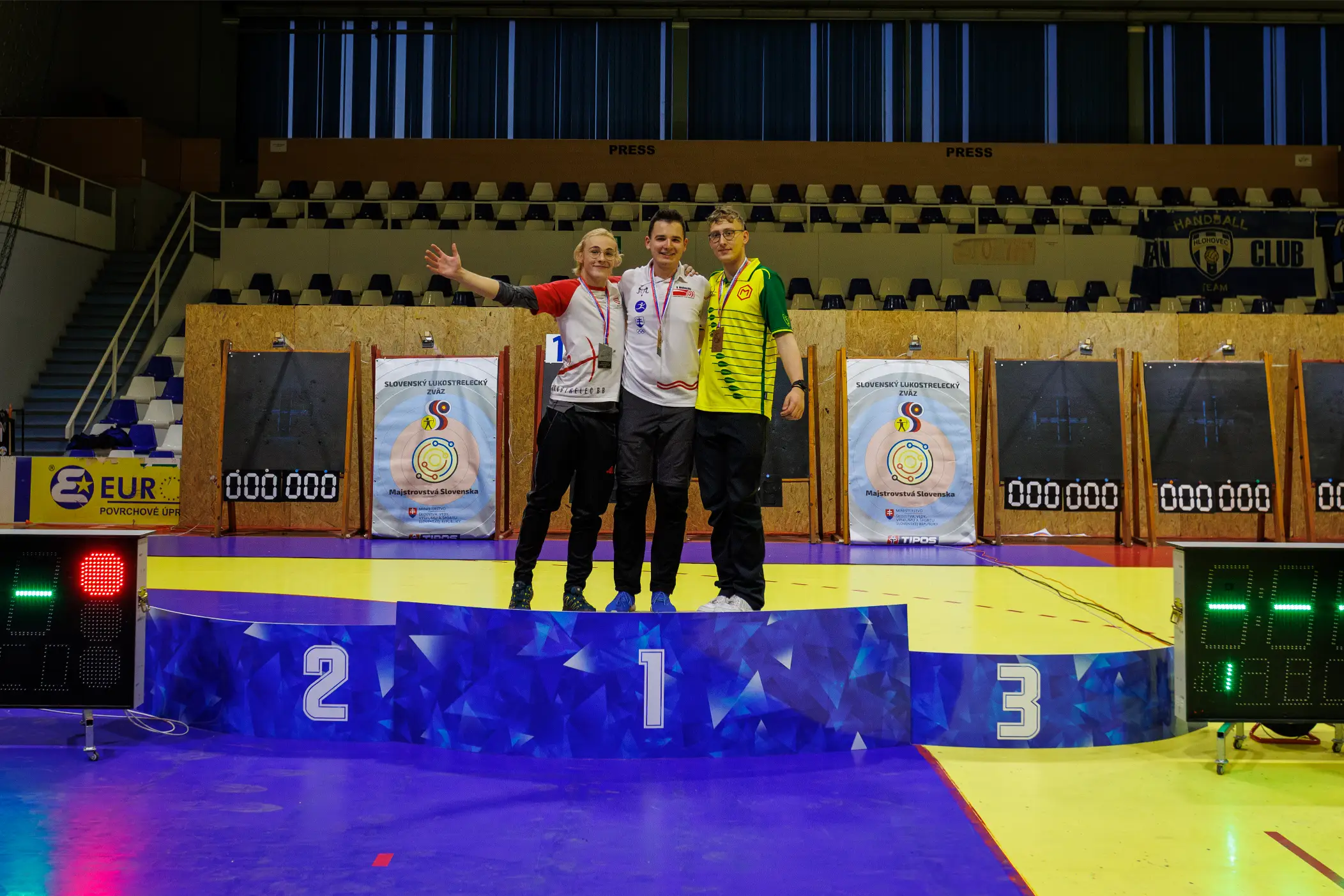 20250309 1806 3x1a9176